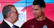 Tổng thống Bồ Đào Nha trao cờ cho Ronaldo trước World Cup 2026
