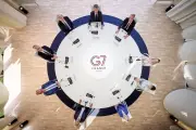 Tổng thống Macron và phu nhân đón lãnh đạo G7 họp mặt tại Pháp