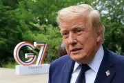 Tổng thống Trump cảnh báo ném bom trở lại Iran nếu không hành xử đúng mực