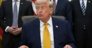 Tổng thống Trump dọa không giúp NATO khi cần sau bất đồng Iran