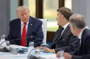 Tổng thống Trump nói đùa 'Tôi là ông chủ' khi đến muộn họp G7