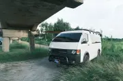 Toyota Hiace 2011 độ camping độc đáo tại TP.HCM