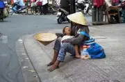 TP Hồ Chí Minh quyết liệt xử lý nạn chân đất trẻ xin ăn chèo kéo khách du lịch