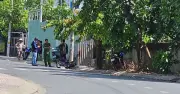 TP.HCM: Người đàn ông cầm xẻng tấn công 2 học sinh, 1 tử vong