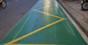 TP.HCM sơn phản quang màu xanh tại điểm dừng xe buýt: Tác dụng bất ngờ