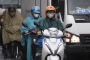 TPHCM và Nam Bộ chiều tối có mưa dông, đề phòng ngập úng