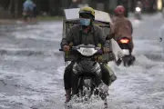 TPHCM và Nam Bộ nắng nóng, mưa dông tăng cuối tuần