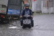 TPHCM và Nam Bộ sắp hứng thêm đợt mưa lớn kéo dài