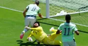 Tranh cãi quả phạt đền đầu tiên tại World Cup 2026: VAR bỏ qua lỗi việt vị?