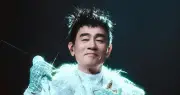 Trần Tiểu Xuân bật khóc xin lỗi khán giả vì sân khấu concert che khuất tầm nhìn