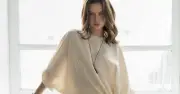 Trắng, đen, beige: Bộ ba màu sắc cổ điển làm nên phong cách thời trang tinh giản