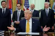 Trump cảnh báo Iran về hậu quả nếu không tuân thủ thỏa thuận