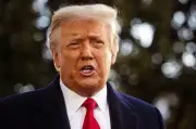Trump đe dọa giáng đòn mạnh vào Iran, tuyên bố thâu tóm đảo Kharg