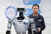 Trung Quốc khai trương khách sạn robot đầu tiên trên thế giới