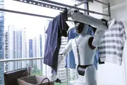 Trung Quốc sắp thử nghiệm robot hình người làm việc nhà miễn phí cho 100 hộ gia đình