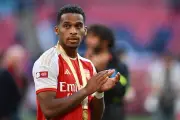 Trung vệ Arsenal Jurrien Timber chia tay World Cup 2026 vì chấn thương