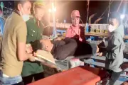 Tàu cá vượt biển đưa ngư dân đau tim vào bờ cấp cứu kịp thời