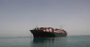 Tàu chở hàng bị tấn công ở eo biển Hormuz, phía Mỹ nói gì?