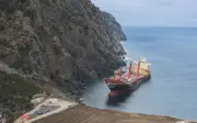 Tàu container MSC Baltic III mắc kẹt tại Canada bắt đầu tháo dỡ sau một năm