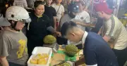 Tuần lễ trái cây 'Trên bến dưới thuyền' hút giới trẻ Sài Gòn cuối tuần