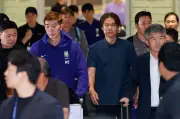 Tuyển Hàn Quốc bị la ó khi về nước, HLV Hong Myung Bo từ chối phỏng vấn