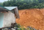 Tuyên Quang khẩn cấp di dời dân khỏi vùng sạt lở ở xã Lăng Tâm
