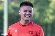 Tuyển Việt Nam tập luyện trong cái nóng hơn 40 độ C