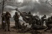 Ukraine khẩn trương sơ tán nhà máy trước nguy cơ mất thêm lãnh thổ