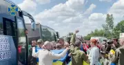 Ukraine nhận lại hàng trăm tù binh Nga, chặn cuộc phản công ở Donetsk
