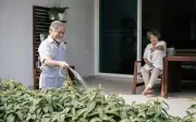 Về già tôi nhận ra điều đáng sợ nhất không phải nghèo mà là không còn nơi thuộc về