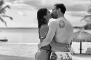 Vợ Messi nhắn 'Em yêu anh vô tận', chia sẻ ảnh độc nhân dịp sinh nhật chồng