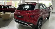 Vì sao đèn lùi ô tô thường có màu trắng? Giải thích chi tiết
