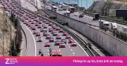 Video: CĐV Thổ Nhĩ Kỳ biến sân bay thành ngày hội World Cup