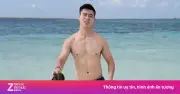 Video Duy Mạnh gây sốt khi khoe body săn chắc trên biển