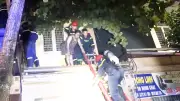 Video kịp thời giải cứu 3 người mắc kẹt trong vụ cháy nhà tại Thanh Hóa