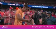 Video màn cầu hôn bất ngờ giữa khán đài World Cup khiến cả sân vỡ òa
