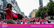 Video màn ăn mừng chèo thuyền Viking của tuyển Na Uy bùng nổ sân vận động