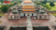 Video: Ngọ Môn trầm mặc trong mưa Huế