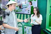 Vietcombank tặng quà 2,4 tỷ đồng cho hộ kinh doanh và khách hàng