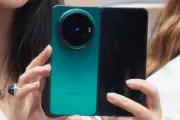 vivo X Fold 6 bất ngờ lộ diện tại giải quần vợt Roland Garros