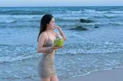 Vũng Tàu kín phòng cuối tuần, gia đình 10 người gọi 'cháy máy' không có chỗ