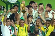 World Cup 2002: Brazil vô địch, Hàn Quốc gây sốc vào bán kết