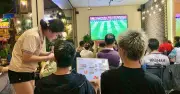 World Cup: Cơ hội kiếm thêm thu nhập cho nhân viên quán cà phê
