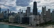 Xả súng hàng loạt ở Chicago, 8 người chết, ông Trump kêu gọi can thiệp liên bang