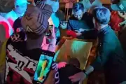 Xác minh clip đám đông khiêng quan tài có người sống nhảy múa ở Cần Thơ