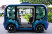 Xe buýt tự hành 'Make in Vietnam' lăn bánh tại Hà Nội