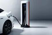 Xe điện lần đầu bán chạy hơn xe xăng tại châu Âu