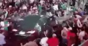 Xe lao vào đám đông CĐV Mexico ăn mừng World Cup, 17 người thương vong