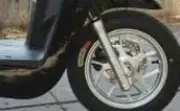 Xe máy điện 299 triệu tại Việt Nam: Đi 200 km/lần sạc, tăng tốc cực bốc, công nghệ như ô tô, rẻ hơn Vision