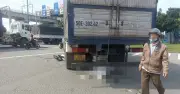 Xe tải ôm cửa cuốn cô gái vào gầm kéo lê khiến nạn nhân tử vong